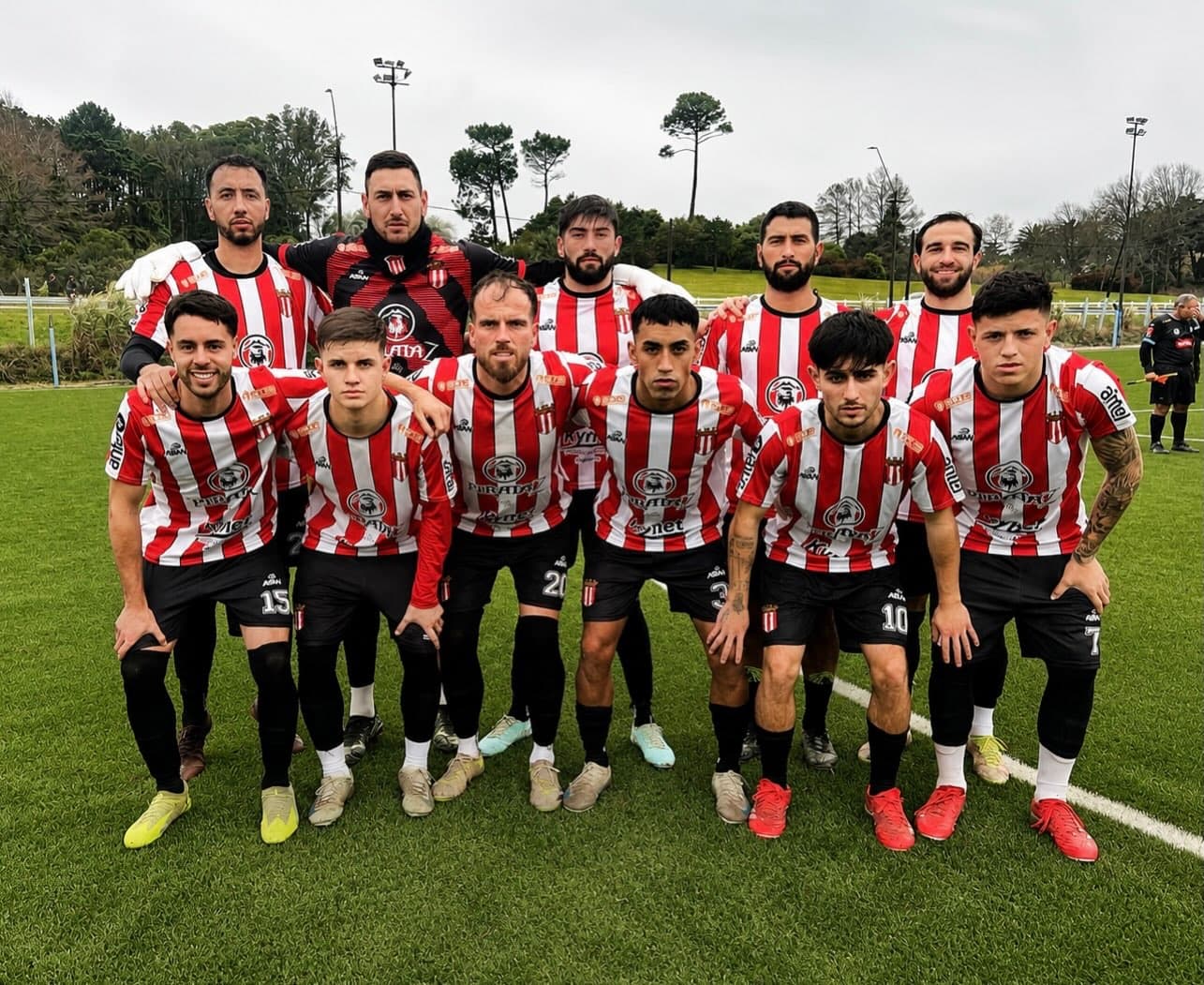 Formación del plantel principal de Atlético Fernandino 2026.