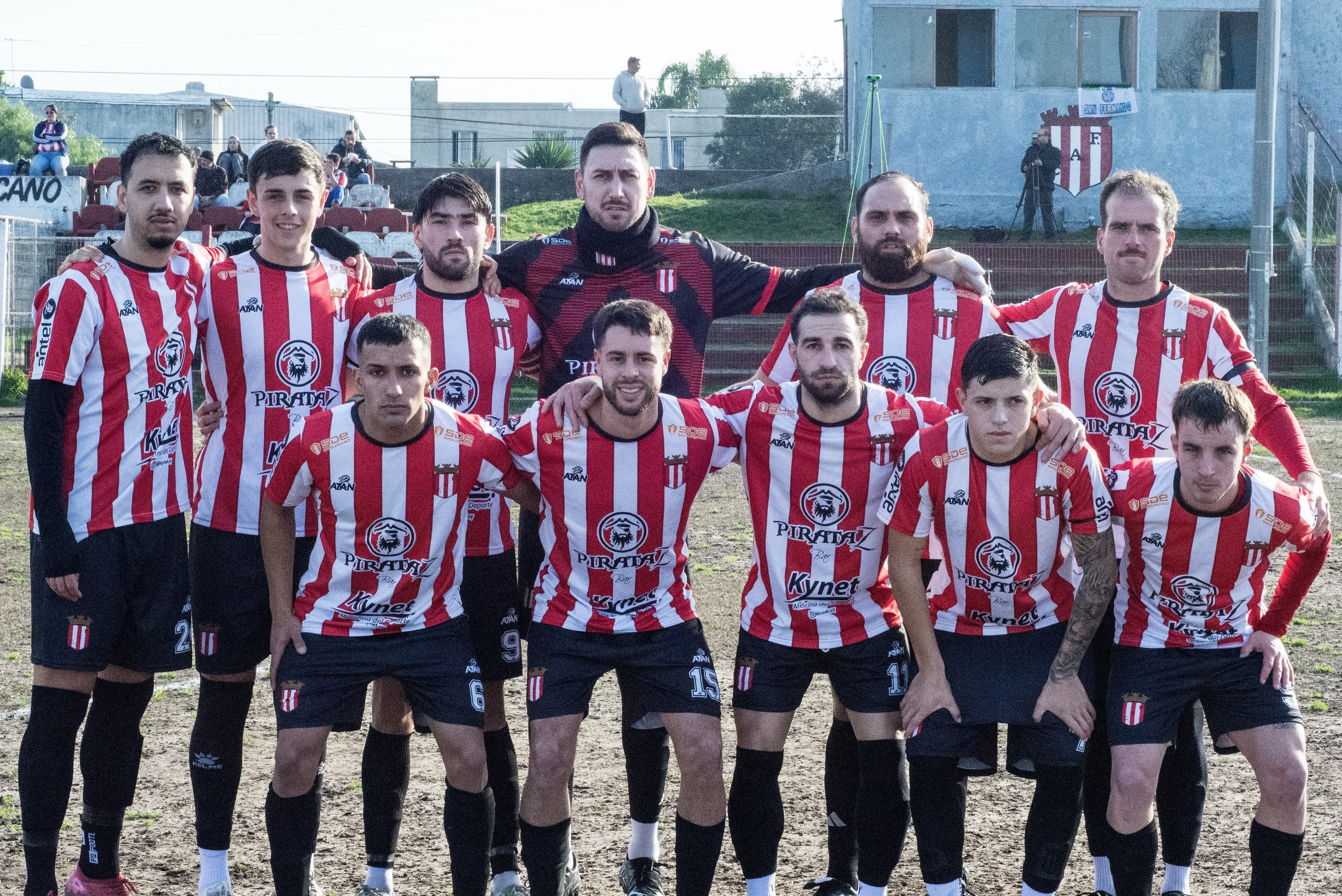 Formación del plantel principal de Atlético Fernandino 2026.